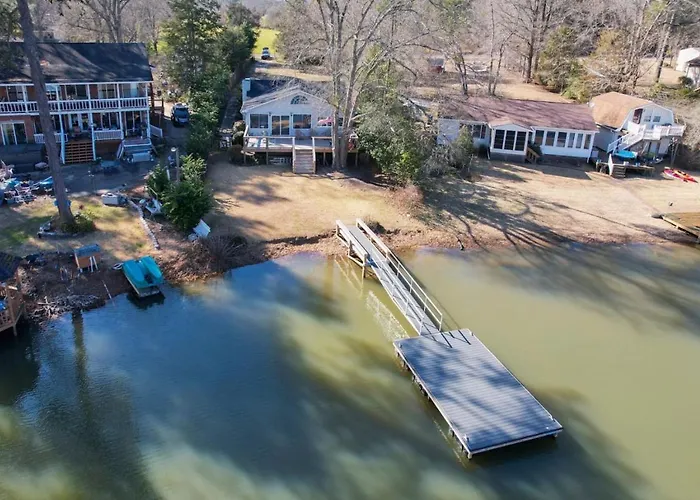 Lure And Leisure Lakehouse